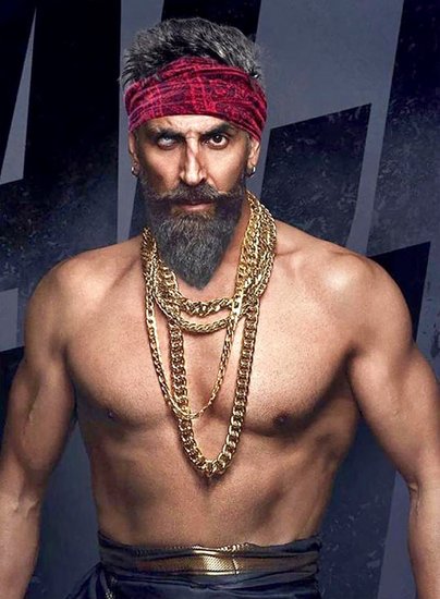 वहीं अक्षय कुमार स्टारर 'बच्चन पांडे' भी तमिल फिल्म 'जिगरठंडा' का रीमेक थी। यह फिल्म भी लोगों को पसंद नहीं आई और फिल्म ने सिर्फ 49 करोड़ का ही बिजनेस किया। (All Photos: Social Media)