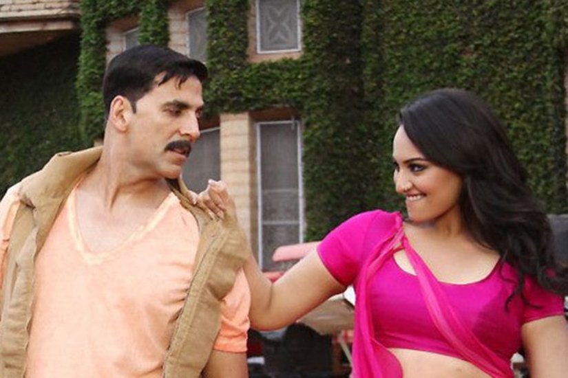 फिल्म राउडी राठौर अक्षय कुमार खुद से 20 साल छोटी सोनाक्षी सिन्हा संग रोमांस करते दिखे थे।