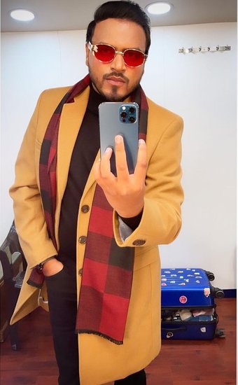 अमित भड़ाना की वीडियो आपने अक्सर देखी होंगी। अमित ने दिल्ली यूनिवर्सिटी से लॉ में ग्रेजुएशन की है। इनके 2.4 करोड़ सब्सक्राइबर हैं।&nbsp;(Photo: Amit Bhadana Instagram)