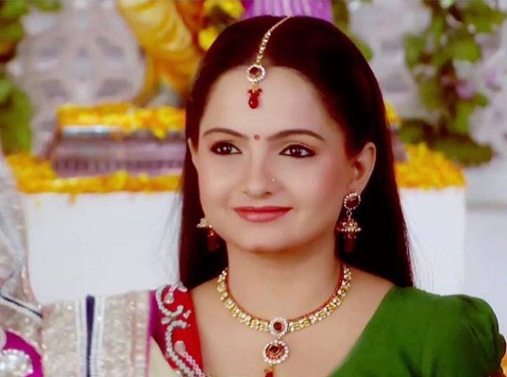 टीवी सीरियल साथ निभाना साथिया में गोपी बहू का किरदार निभाने वालीं जिया मानेक ने यूनिवर्सिटी ऑफ गुजरात से मार्केटिंग में ग्रेजुएशन किया है।