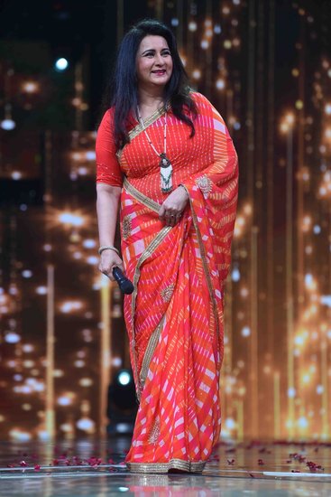 एक नई पहचान में श्रद्धा दास मोदी का किरदार निभाने वालीं पून ढिल्लों ने दिल्ली यूनिवर्सिटी से पॉलिटिकल साइंस में ग्रेजुएशन किया है।&nbsp;