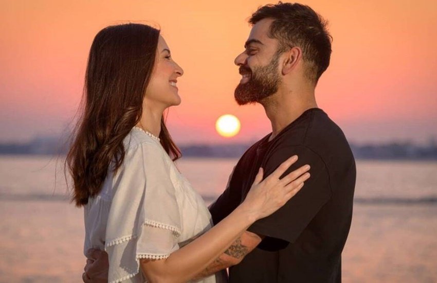 अनुष्का शर्मा (Anushka Sharma) और विराट कोहली (Virat Kohli) पति पत्नी हैं। करीब दो साल तक एक दूसरे को डेट करने के बाद दोनों ने शादी रचा ली थी। इस कपल की एक प्यारी सी बेटी (Virat Kohli Daughter) है जिनका नाम इन्होंने वमिका रखा है। एक इंटरव्यू में विराट कोहली ने बताया था कि कैसे वह एक बार अनुष्का के सामने ही रोने लगे थे: