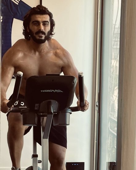 अर्जुन का कहना है कि मुझे भी खुद पर यह यकीन नहीं हो रहा है कि मैं 15 महीने तक ट्रैक पर रहा हूं और यह फिटनेस पा सका हूं।