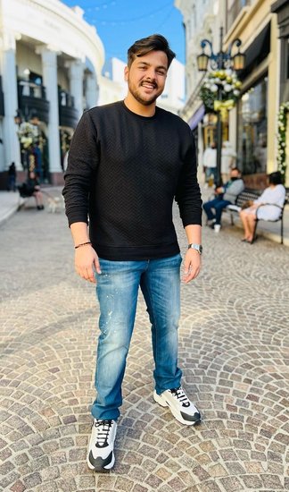 आशीष चंचलानी भी फेमस यूट्यूबर हैं और इंजीनियरिंंग में ग्रेजुएशन की है। यूट्यूब पर इनके 2.81 करोड़ सब्सक्राइबर हैं।&nbsp;(Photo: Ashish Chanchlani Instagram)