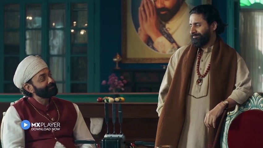 आश्रम वेब सीरीज में भोपा स्वामी का किरदार भी काफी अहम है। इस रोल में एक्टर चंदन रॉय सान्याल ने अपनी एक्टिंग से जान डाल दी है।