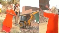 हिंदू राष्ट्र नहीं चाहिए क्या?- बुलडोज़र चलने पर छाती पीटते दिखे बाबा तो यूजर्स ने पूछे ऐसे सवाल