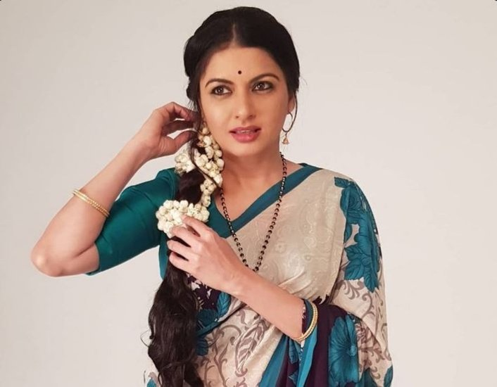 भाग्यश्री ने जल्दी ही फिल्मी दुनिया से खुद को दूर कर लिया और खुद को उसी तरह से ढाल लिया जैसा कि उनके ससुराल में लोग चाहते थे। हालांकि भाग्यश्री अपनी इस लाइफ से बहुत खुश हैं।