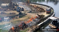 कोरोना वायरसः महामारी काल में भारत में बढ़े आंकड़े, पर BJP शासित उत्तर प्रदेश में कम मौतें हुईं दर्ज