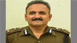 डीजी इंटेलिजेंस डीएस चौहान को मिला यूपी के DGP का अतिरिक्त प्रभार, कल ही हटाए गए थे आईपीएस मुकुल गोयल