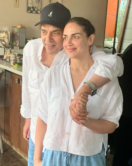 दोनों को अक्सर ही एक-दूसरे के साथ समय बिताते देखा जाता है।&nbsp; &nbsp; &nbsp;(All Photos: Esha Deol Instagram) &nbsp; &nbsp; &nbsp; &nbsp; &nbsp; &nbsp; &nbsp;&nbsp;