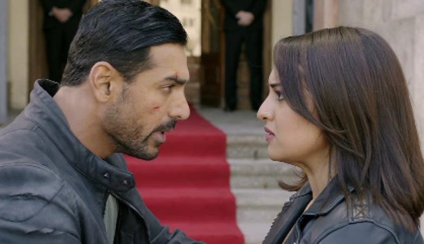 जॉन अब्राहम की फिल्म 'फोर्स' को 6.5 रेटिंग मिली थी। इसके सीक्वल 'फोर्स 2' को 6.2 रेटिंग ही दी गई थी।&nbsp;(All Photos: Social Media)