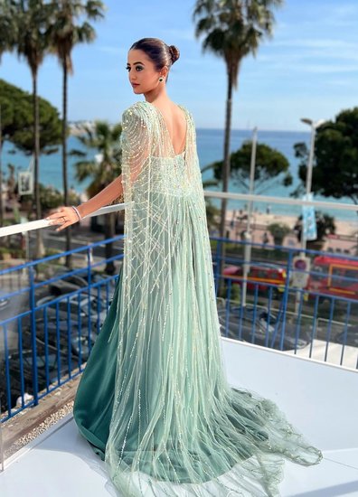 टीवी एक्ट्रेस हेली शाह ने कान्स में डेब्यू किया है। पहली बार कान्स में पहुंची हेली कुछ अंदाज में नजर आई हैं।