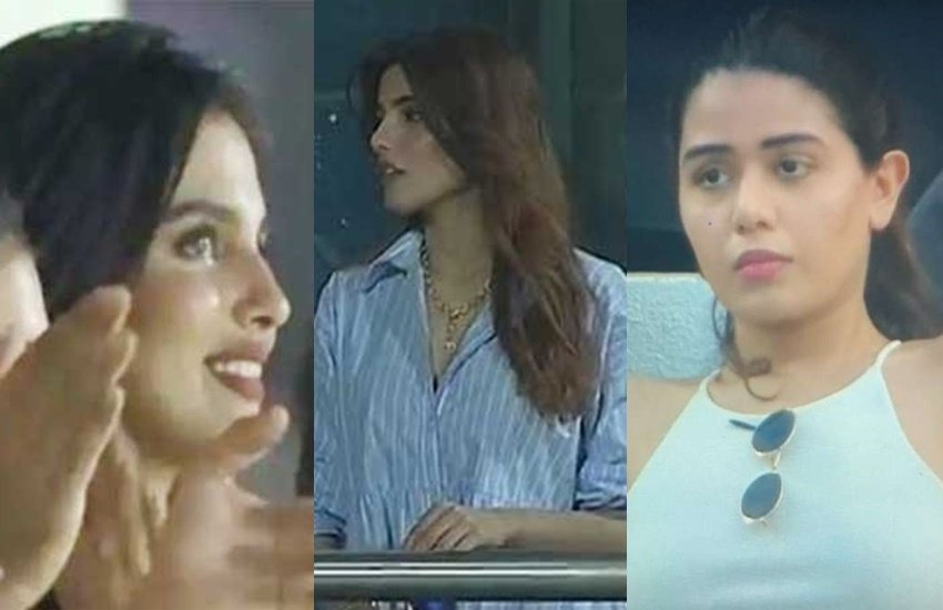 IPL 2022: इस बार के आईपीएल में देश को कई प्रतिभाशाली क्रिकेटर्स मिले। किसी ने अपनी बल्लेबाजी से लोगों को प्रभावित किया तो किसी ने गेंदबाजी से। खिलाड़ियों के अलावा भी कुछ चेहरे इस बार के आईपीएल में चर्चा का विषय रहे। आइए डालते हैं उन चेहरों पर एक नजर: 