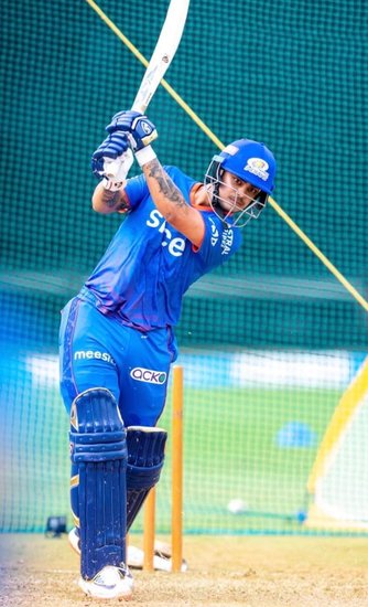 चौथा नंबर मुंबई इंडियंस के ईशान किशन का है। ईशान 2020 में बैंगलोर के खिलाफ खेलते हुए 99 पर आउट हुए थे और सेंचुरी से महज एक तरफ से चूक गए थे।