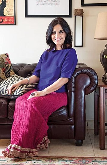 आयुष्मान खुरान और अमिताभ बच्चन स्टारर फिल्म गुलाबो सिताबो की स्क्रिप्ट राइटर जूही चर्तुवेदी पर भी इस फिल्म की स्क्रिप्ट चोरी का आरोप लगा था।