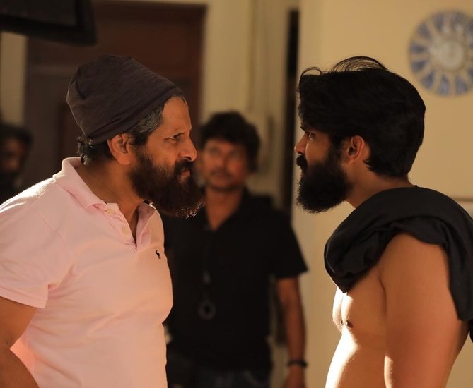 Dhruv Vikram: ध्रुव विक्रम साउथ सुपरस्टार विक्रम के बेटे हैं। विक्रम अपरिचित और आई जैसी फिल्मों से पैन इंडिया तालियां बटोर चुके हैं।