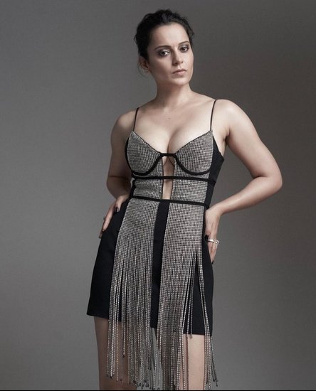 कंगना रनौत खुद ये बात कुबूल कर चुकी हैं कि उन्हें कई दफे एसिड अटैक और रेप की धमकियां दी गई हैं। 