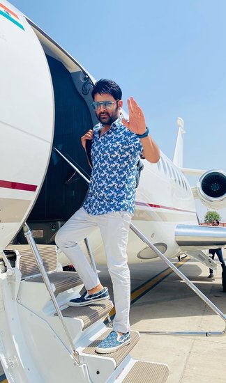 फेमस कॉमेडियन कपिल शर्मा पर यह आरोप लगाया गया था कि उन्होंने अपने शो में कायस्थ समाज का मजाक उड़ाया है। इसके चलते कपिल शर्मा को माफी मांगनी पड़ी थी। 