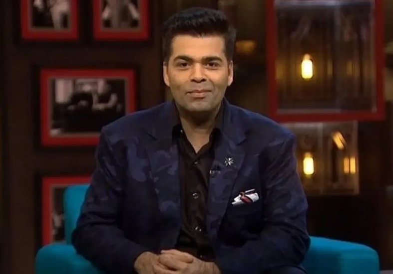 करण जौहर (Karan Johar) ने ऐलान कर दिया है कि उनके चर्चित शो कॉफी विद करण (Coffee With Karan) का अगला सीजन नहीं आएगा। इसके अब तक कई सीजन आए हैं और हर बार यह किसी न किसी वजह से चर्चा में रहा है। इस शो में कंगना रनौत (Kangana&nbsp;Ranaut) से लेकर आलिया भट्ट (Alia Bhatt) तक ने ऐसे बयान दिए हैं जिनकी खूब चर्चा हुई है।किन-किन बयानों&nbsp;से चर्चा में रहा शो, जानते हैं-&nbsp;