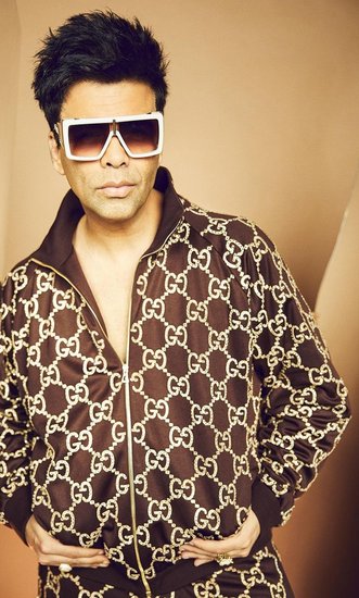 हालांकि फिल्ममेकर करण जौहर (Karan Johar) की यह फिल्म विवादों में फंसती नजर आ रही है। पहले फिल्म के गाने पर चोरी का आरोप लगा तो अब फिल्म की स्क्रिप्ट चुराने के आरोप लग रहे हैं। हालांकि बॉलीवुड में ऐसा पहली बार नहीं है जब किसी पर गाने या स्क्रिप्ट चोरी, कॉपी करने के आरोप लग रहे हों, इससे पहले पहले भी कई लोगों पर यह आरोप लग चुके हैं। आईये नजर डालते हैं उन लोगों पर जिन पर पहले इस तरह के आरोप लग चुके हैं -