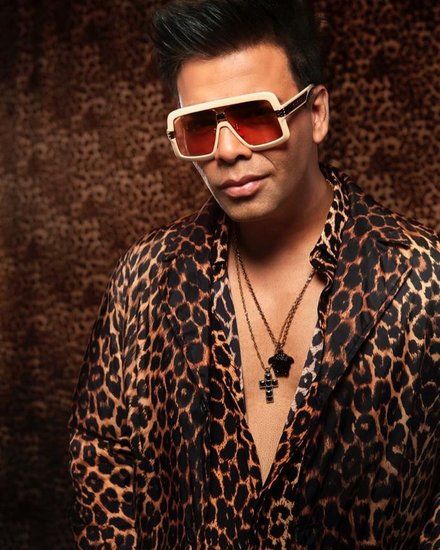 करण जौहर अपने लिए क अक्षर को लकी मानते थे इसीलिए उनकी फिल्मों के नाम भी इसी अक्षर से शुरू होते थे।