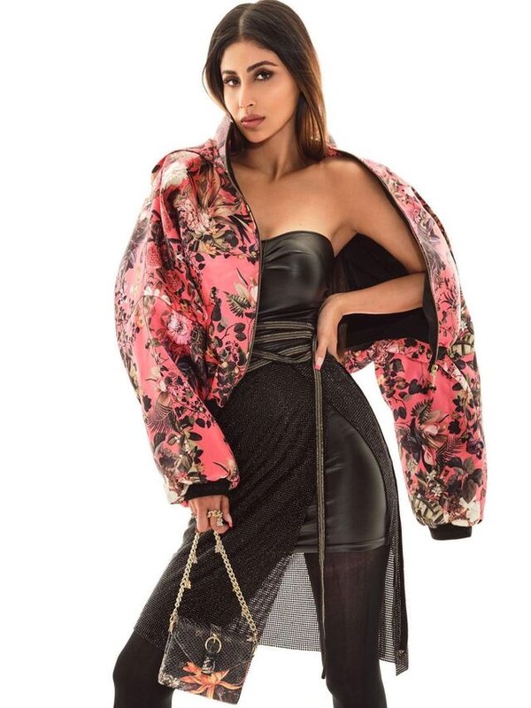 MOUNI ROY - STYLISH PARTY WEAR LOOK