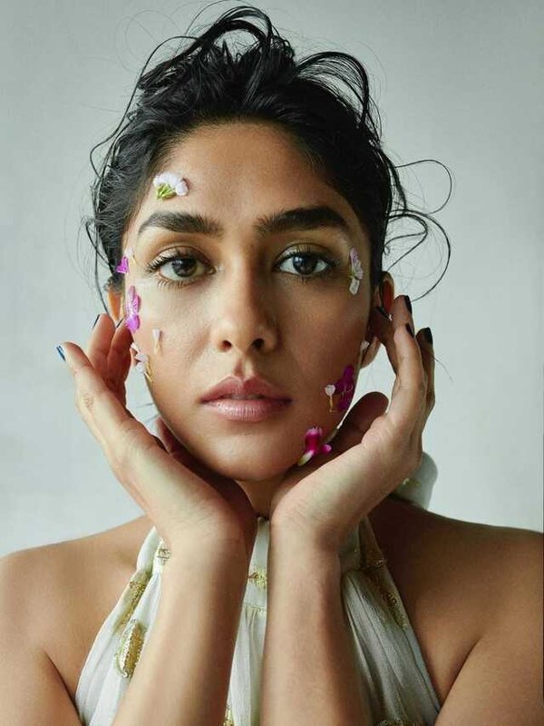 MRUNAL THAKUR - MAKEUP TIPS