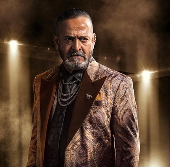 महेश मांजरेकर अपनी एक्टिंग से दर्शकों को इंप्रेस करने में कामयाब रहे हैं। डायरेक्टर होने के साथ-साथ वह तमाम फिल्मों में काम कर चुके हैं। 'साहो' भी इनमें से एक है जिसमें उन्होंने प्रिंस का किरदार निभाया था। 