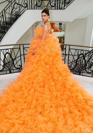 मालविका सितलानी भी कान्स 2022 में पहुंची। यहां पर उनकी ड्रेस काफी चर्चा में रही।