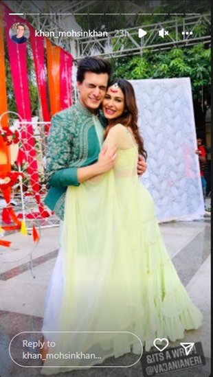 मोहसिन ने अनेरी वजानी संग यह क्यूट तस्वीर शेयर करते हुए बताया है कि उनके इस प्रोजेक्ट की शूटिंग खत्म हो गई है।