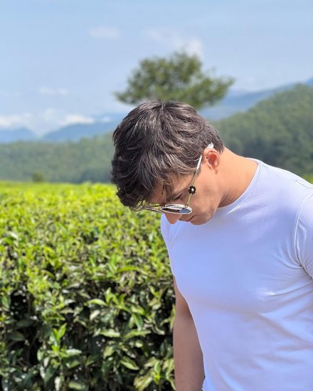 ईद पर उन्होंने अपने फैंस को बधाई दी और अपनी कई तस्वीरें भी शेयर की थीं।