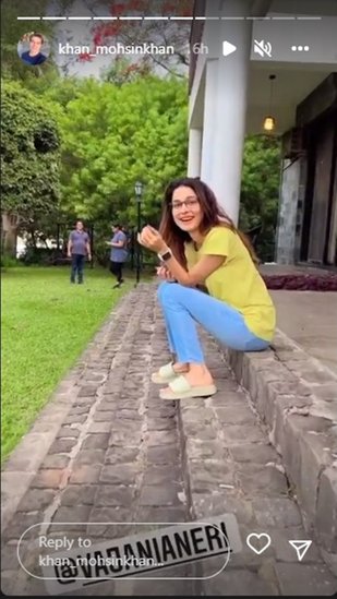 मोहसिन और अनेरी ने 'निशा और उसके कजन्स' टीवी शाे में साथ काम किया था जो 2015 में ऑफ एयर हो गया था।