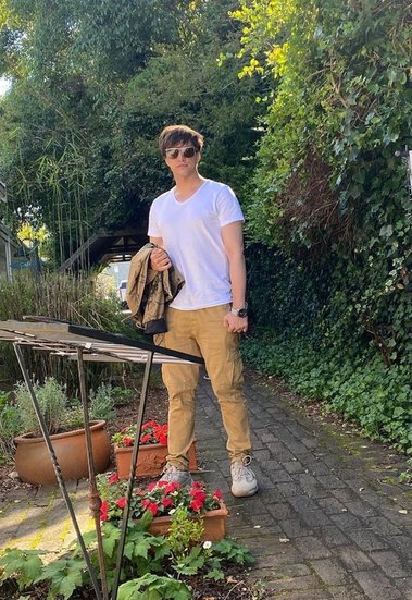 मोहसिन अक्सर सोशल मीडिया पर तस्वीेरें शेयर करते रहते हैं और फैंस को यह तस्वीरें काफी पसंद आती हैं। 