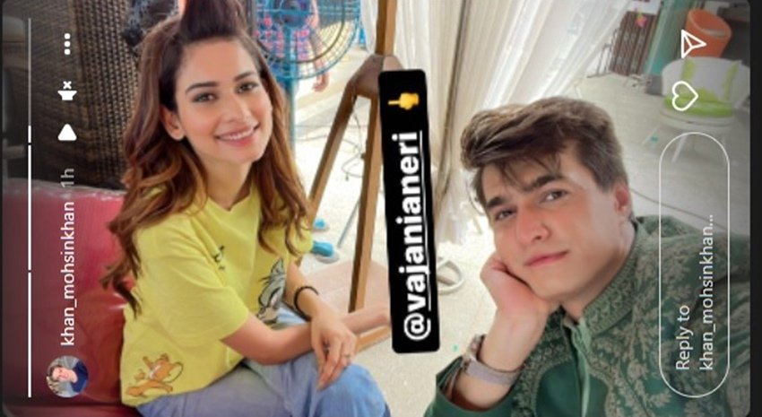 वहीं मोहसिन खान ने भी इंस्टाग्राम स्टोरी पर अनेरी के साथ फोटो शेयर की है। फोटो में दोनों का क्यूट अंदाज नजर आ रहा है। 