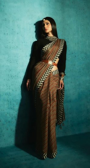 मौनी का कहना है कि वह हमेशा से साड़ी पहनना पसंद करती हैं।