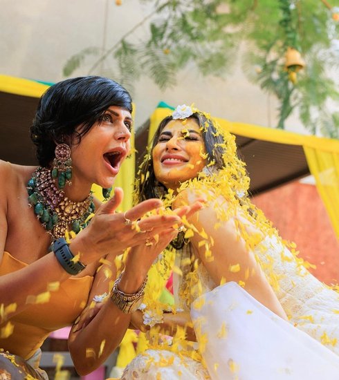 यही वजह थी कि अपने पति की मौत के गम को भुलाकर मंदिरा बेदी इस साल जनवरी में हुई मौनी रॉय की शादी में खूब एंजॉय करती नजर आई थीं।&nbsp;