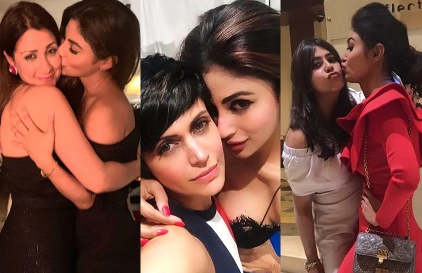 टीवी की 'नागिन' (Naagin) मौनी रॉय (Mouni Roy) अक्सर दोस्तों संग फोटोज शेयर करती रहती हैं। मौनी अक्सर कहती हैं कि वह अपने दोस्तों (Mouni Roy Friends) के लिए कुछ भी कर सकती हैं और उन्हें अपनी दोस्ती बेहद प्यारी है। मौनी का एक नहीं बल्कि कई दोस्त हैं जिनके साथ वह अक्सर मस्ती करती हुई नजर आती हैं।  आईये नजर डालते हैं मौनी के दोस्तों पर-