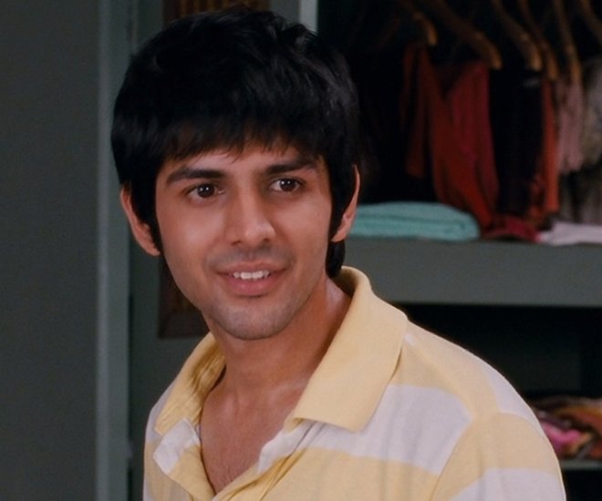 कार्तिक आर्यन स्टारर फिल्म 'प्यार का पंचनामा' को भी  7.6 की रेटिंग मिली है और इसे नेटफ्लिक्स व अमेजन प्राइम पर देखा जा सकता है।  