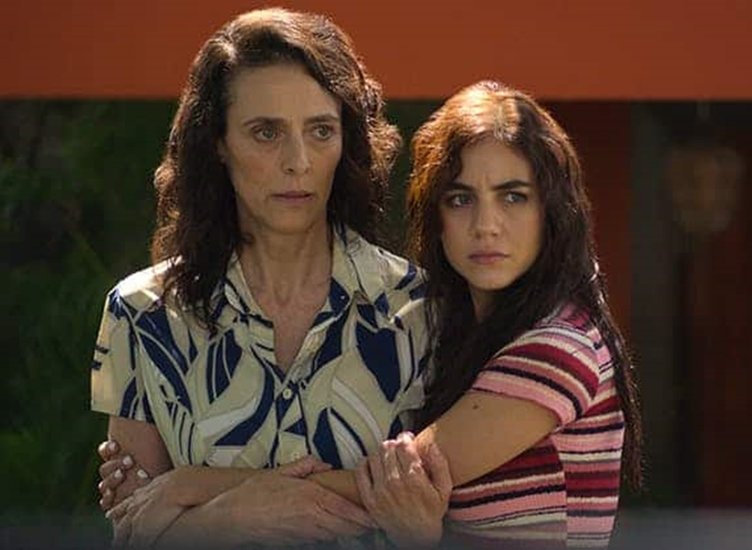 हू किल्ड सारा हॉलीवुड की क्राइम और थ्रिलर फिल्म है जो 18 मई को नेटफ्लिक्स पर रिलीज होगी।