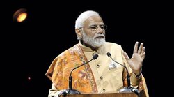 देश एक, संविधान दो, क्यों इतनी देर लगी, पुराने जमाने में कहते थे न ट्यूब लाइट, 370 को लेकर पीएम मोदी का पुरानी सरकारों पर तंज