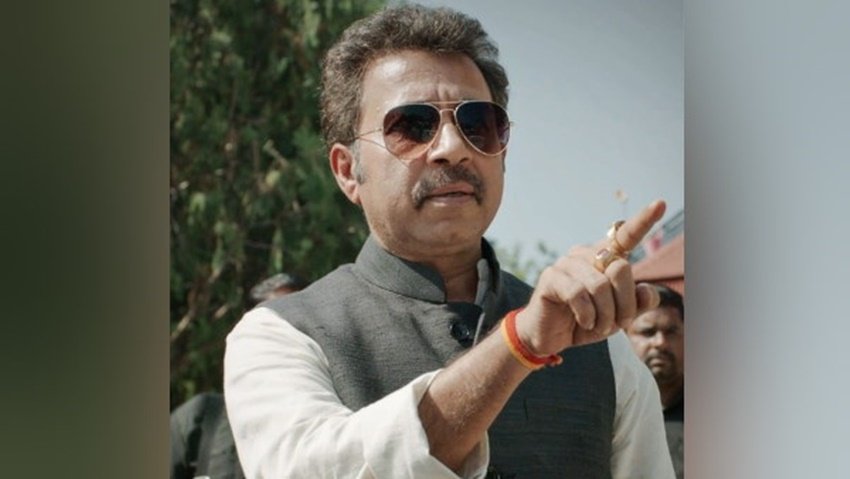 सीरीज में तुनकमिजाज विधायक का किरदार निभाया है एक्टर पंकज झा ने। पंकज को अनुराग कश्यप की फिल्म गुलाल और ब्लैक फ्राइडे से सफलता मिली थी, इसके अलावा वह फिल्म तीन पत्ती, हजारों ख्वाहिशें ऐसी और रनिंग शादी जैसी कई चर्चित फिल्मों में भी नजर आ चुके हैं।