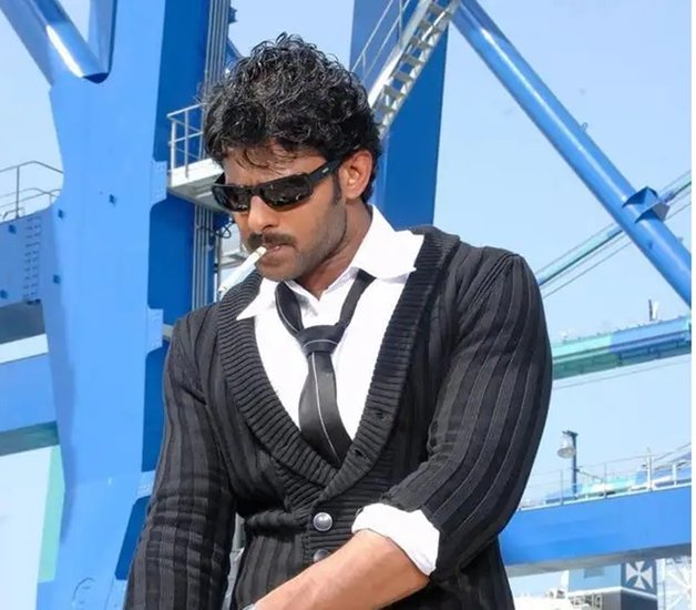 Billa: प्रभास की यह फिल्म जी5 पर है जिसे आप देख सकते हैं।