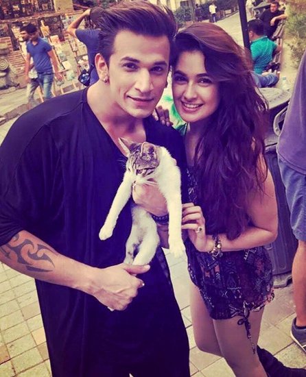 युविका चौधरी कई पंजाबी फिल्मों और गानों में नजर आ चुकी हैं।