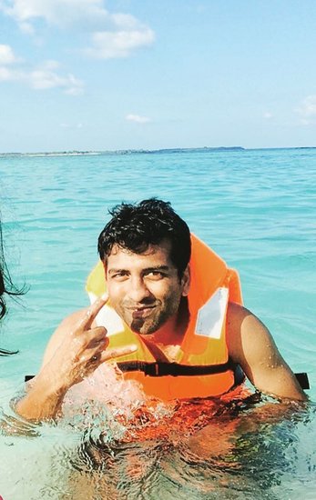 रियासदीन ने अपनी प्राइमरी और सेकेंडरी एजुकेशन तमिलनाडु के ही एक स्कूल से प्राप्त की है। (Photo: Riyasdeen Riyan Instagram)