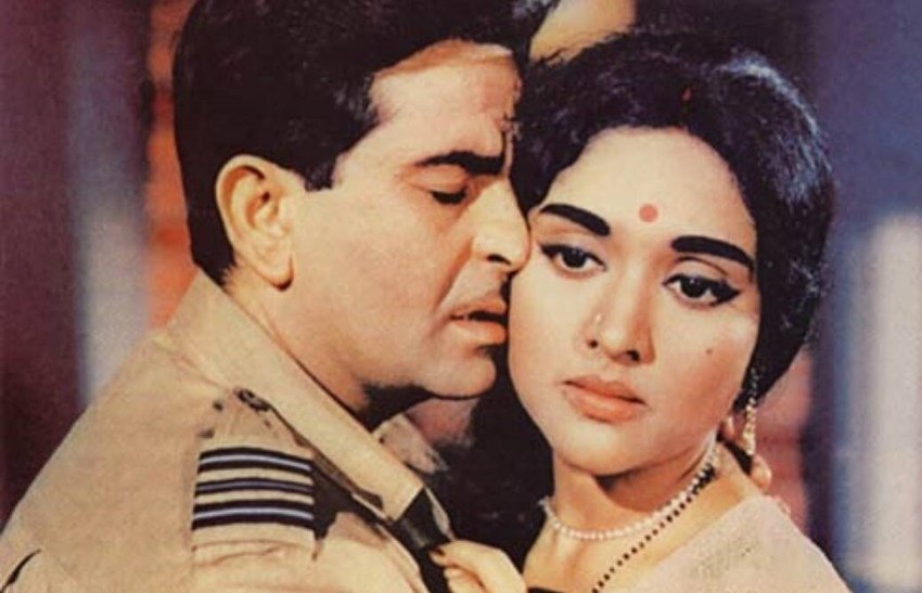 राज कपूर की फिल्म 'संगम' का रीमेक भी हॉलीवुड में बनाया गया था। इसका नाम 'पर्ल हार्बर' रखा गया था। 