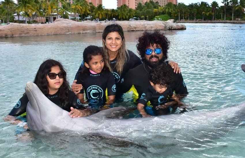 रंभा ने जुड़वा, घरवाली-बाहरवाली जैसी फिल्मों में काम किया है। उन्होंने बिजनेसमैन इंद्र कुमार संग शादी की थी और अब वह कनाडा में रहती हैं। 