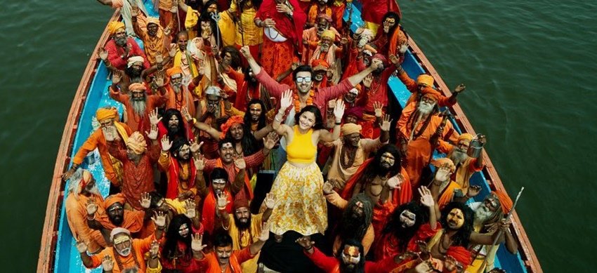 रणबीर कपूर और आलिया भट्ट स्टारर फिल्म ब्रह्मास्त्र को 300 करोड़ के बजट में बनाया जा रहा है। इस फिल्म का लंबे समय से इंतजार किया जा रहा है और अब यह सितंबर में रिलीज होने के लिए तैयार है। कहा जा रहा है कि यह फिल्म बेहद अलग होने वाली है। 