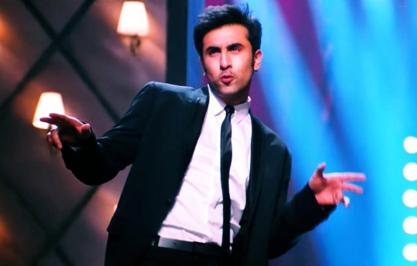 बॉलीवुड में कई स्टार्स ऐसे हैं जिन्होंने बेहद कम पढ़ाई की है तो वहीं कुछ स्टार्स ऐसे हैं जिन्होंने देश छोड़ विदेश में जाकर स्टडी की है। इनमें से किसी ने वहां एक्टिंग कोर्स किया है तो किसी ने मार्केटिंग की में डिग्री ली है। रणबीर कपूर (Ranbir Kapoor) की बात करें तो रणबीर ने न्यूयॉर्क के स्कूल ऑफ विजुअल आर्ट से फिल्म मेकिंग की स्टडी की है। 