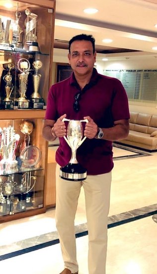 वह इतना शर्मा रहे थे कि 10-15 मिनट तक एक शब्द भी नहीं बोले थे, केवल अमृता ही बात कर रही थीं। 