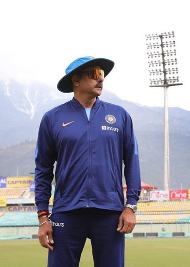उस वक्त मैंने सोचा कि ये अनिल कपूर के साथ ऐसा कर रही हैं तो मेरा क्या हाल करेंगी। यह सोचकर मैंने टीवी बंद कर दिया।